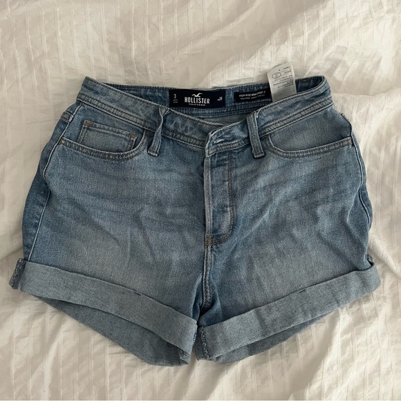 Hollister Denim Shorts - Picture 1 of 2